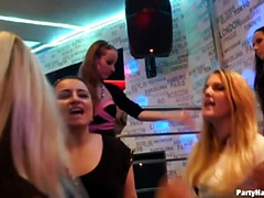 Leie, Grosser schwanz, Blondine, Braunhaarige, Gruppe, Hd, Absätze, Interrassisch