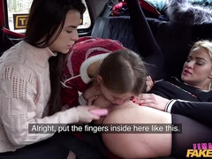 舐める尻, 茶髪の, 車, カップル, なめる, ガリガリ, ティーン, 三人