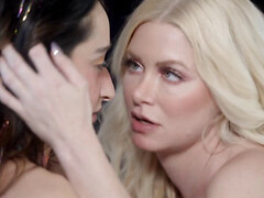 The kinky blonde babe makes the brunette feel better