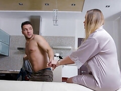 デカパイ, ブロンド, 巨乳な, 手コキする, Hd, 淫乱熟女, ロシア人, 義母