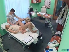 Sucer une bite, Couple, Tir de sperme, En levrette, Faciale, Petite amie, Branlette thaïlandaise, Chatte