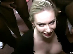 Leie, Grosser arsch, Viele männer bespritzen eine frau, Spermaladung, Handjob, Hd, Realität, Ablutschen