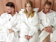 Mooi, Blond, Pijpbeurt, Fetisj, Hd, Anaal likken, Russisch, Trio