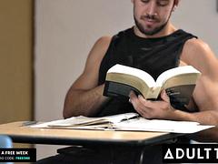 Pijpbeurt, Universiteit, Sperma shot, Shemale, Student, Tieten likken