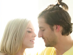 Blonde, Éjaculer dans la bouche, Gorge profonde, Léchez, Massage, Huilée, Chatte, Timide