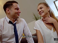 Blasen, Braunhaarige, Hundestellung, Frau frau mann, Hd, Arsch lecken, Jungendliche (18+), Flotter dreier