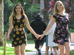 Vestido, Fetiche, Tacones, Masaje, Masturbación, Orgasmo, Público, Chorro