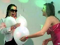 Grosse bite, Gros seins, Blonde, Brunette brune, Groupe, Hd, Interracial, Fête