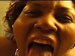 Noire, Sucer une bite, Brunette brune, Noir ébène, Hard, Interracial, Mature, Nénés