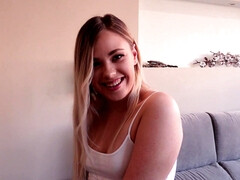 In den arsch, Grosser arsch, Blondine, Blasen, Hundestellung, Hd, Rasiert, Titten