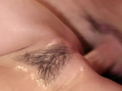 Braunhaarige, Fingern, Hardcore, Lecken, Massage, Natürlichen titten, Öl, Dusche