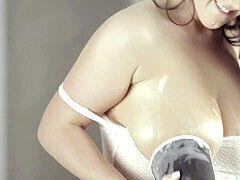 Brunette brune, Femelle, Doigter, Énorme, Masturbation, Orgasme, Solo, Nénés