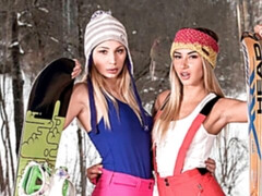 Grosser arsch, Grosser schwanz, Grosse titten, Blasen, Hundestellung, Frau frau mann, Dürr, Jungendliche (18+)