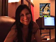 Beautiful and hot brunette moaning and cumming giving the pussy and cusinho very tasty for Leonardo Martins