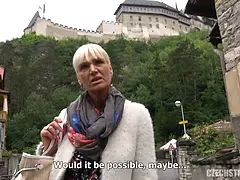 Grosse titten, Blondine, Oma, Hd, Reif, Natürlichen titten, Pov, Öffentlich