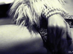 Morena, Corridas, Corridas faciales, Lencería