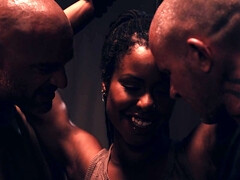 Gros seins, Tir de sperme, Noir ébène, Bâillonner, Hd, Interracial, Rugueux, Nénés