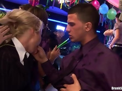 Брюнетки, Танцы, Собачьи, Фетиш, Секс без цензуры, Каблуки, Голышом, Рыжие