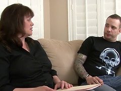 Gros seins, Sucer une bite, Femme couguar, Queue, Hd, Suçant, Tatouage, Épouse