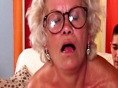 Pijpbeurt, Sperma shot, Fetisj, Omie, Masturbatie, Rijpe lesbienne, Tieten likken, Nat