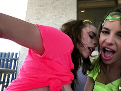 Enthousiasteling, Kont, Lieveling, Badpak, Likken, Buiten, Doordringend, Tieten likken