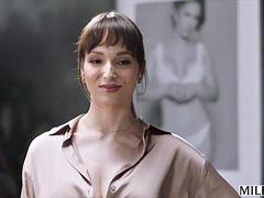 Tetas grandes, Mamada, Morena, Madres para coger, Montar, Sauna, Ducha, Tetas