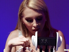 Americano, Tetas grandes, Rubia, Fetiche, Aceite, Coño, Juguetes, Mojado