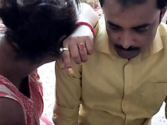 Desi Delivery Boy Fucks Horny Housewife Doggystyle - Big Tits Indian Homemade Sex