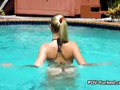 Tetas grandes, Negro, Rubia, Tetona, Sexo duro, Al aire libre, Piscina, Apretado