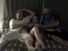 ベッドルーム, フェラチオ, Hd, 自家製, 3p男男女, 母, オマンコ, 三人