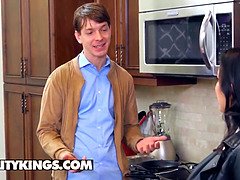 Большая жопа, Большой член, Минет, Глубокая глотка, Хд, На кухне, Масло, Влажная