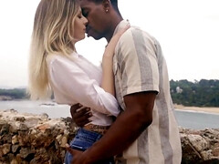 Blonde, Sucer une bite, Gorge profonde, Faciale, Branlette thaïlandaise, Hard, Adolescente, Nénés