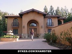 Adorable, Gros seins, Femme dominatrice, Hd, Lesbienne, Lingerie, Mère que j'aimerais baiser