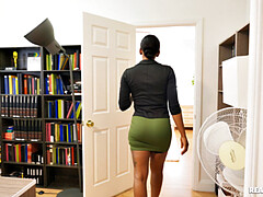 Chambre à dormir, En levrette, Fétiche, Léchez, Lingerie, Bureau, Chatte, Jupe