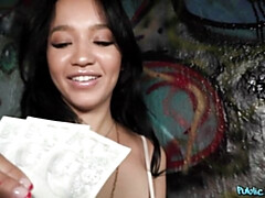 Grote lul, Pijpbeurt, Bruinharig, Hondjeshouding, Geld, Kort haar, Tiener, Tieten likken