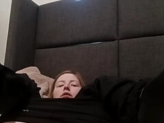 Cul, Conversation vulgaire, En levrette, Femelle, Masturbation, Mère que j'aimerais baiser, Pov, Solo