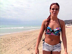 Пляж, Бикини, Сперма во рту, На публике, Киски
