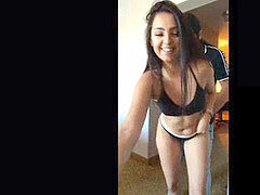 Amateur, Bikini, Sucer une bite, Brunette brune, Tir de sperme, Fille latino, Adolescente, Pute