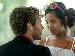 Asiatique, Cul, Brunette brune, En levrette, Branlette thaïlandaise, Embrassement, Tatouage, Adolescente