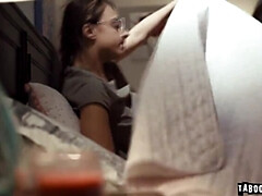 Aus dem arsch in den mund, Blasen, Braunhaarige, Kehlenfick, Schwanz, Schlucken, Jungendliche (18+), Spielzeuge