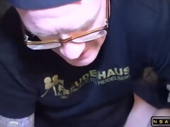 Grosse titten, Braunhaarige, Gruppensex, Hardcore, Selbstgemacht, Hausfrau, Reif, Strümpfe