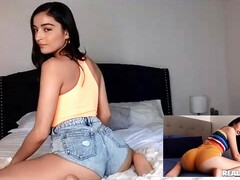 Kinky chicks throw a pussy rubbing session on webcam