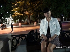 Gros seins, Fétiche, Exhib, Mère que j'aimerais baiser, Seins naturels, Public, Solo, Nénés