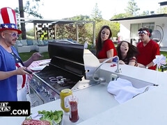 Verga grande, Tetona, Pajear, Madres para coger, Al aire libre, Piscina, Adolescente, Tetas