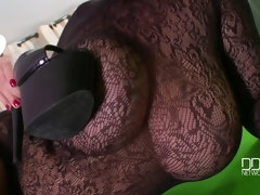 Grosse titten, Blondine, Fußfetisch, Absätze, Lingerie, Natürlichen titten, Piercing, Erotischer film