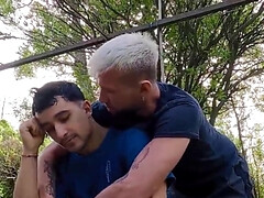 Blond, Sperma shot, Handbeurt, Hardcore, Interraciaal, Zoenen, Spier, Gezichtspunt