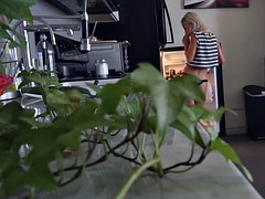 Grote lul, Sperma shot, Likken, Gezichtspunt, Rijden, Geschoren, Mager, Tieten likken