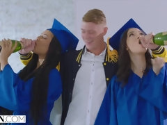 舐める尻, フェラチオ, 大学生, 中出し, なめる, ポルノスター, 馬乗り, 三人