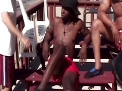 Strand, Grote mammen, Zwart, Bruinharig, Gek, Lul, Naakt, Tieten likken