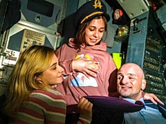 18 летние, Большая жопа, Большой член, Минет, Две девушки, Натуральные сиськи, Молоденькие, Сиськи